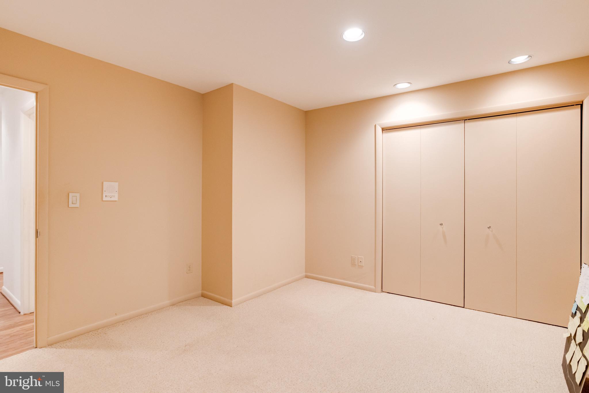 2403 Velvet Ridge Dr