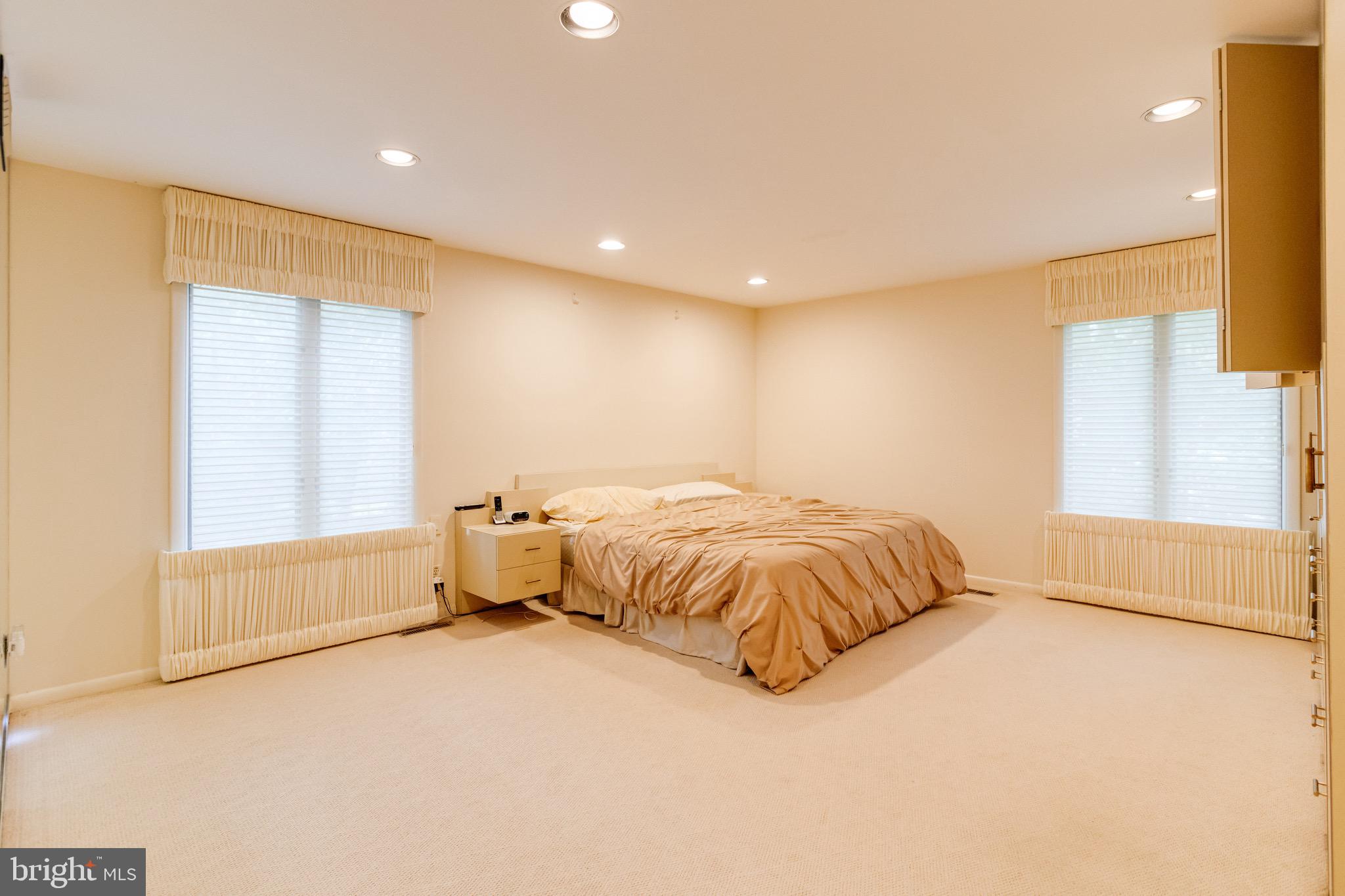 2403 Velvet Ridge Dr