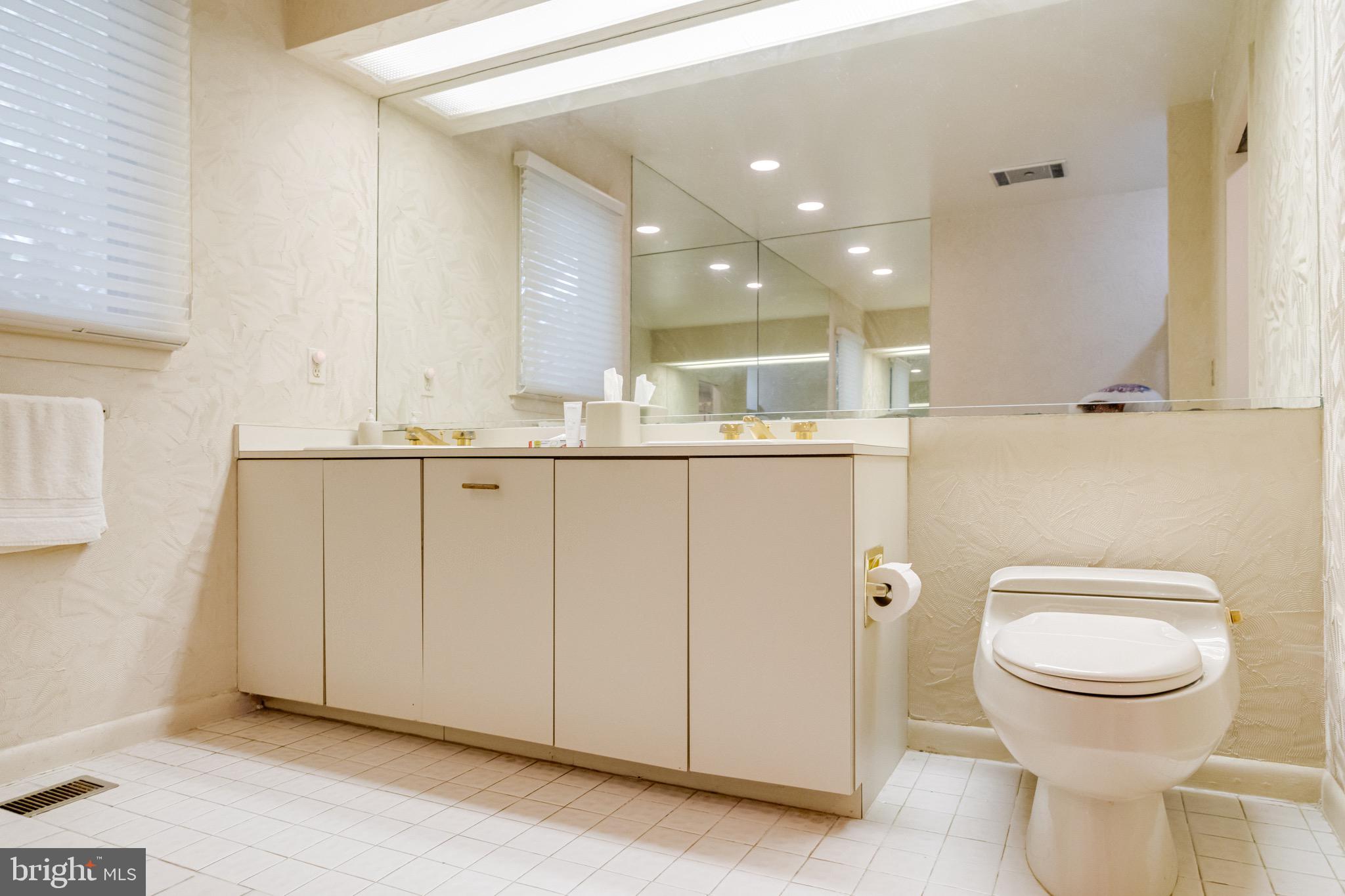 2403 Velvet Ridge Dr