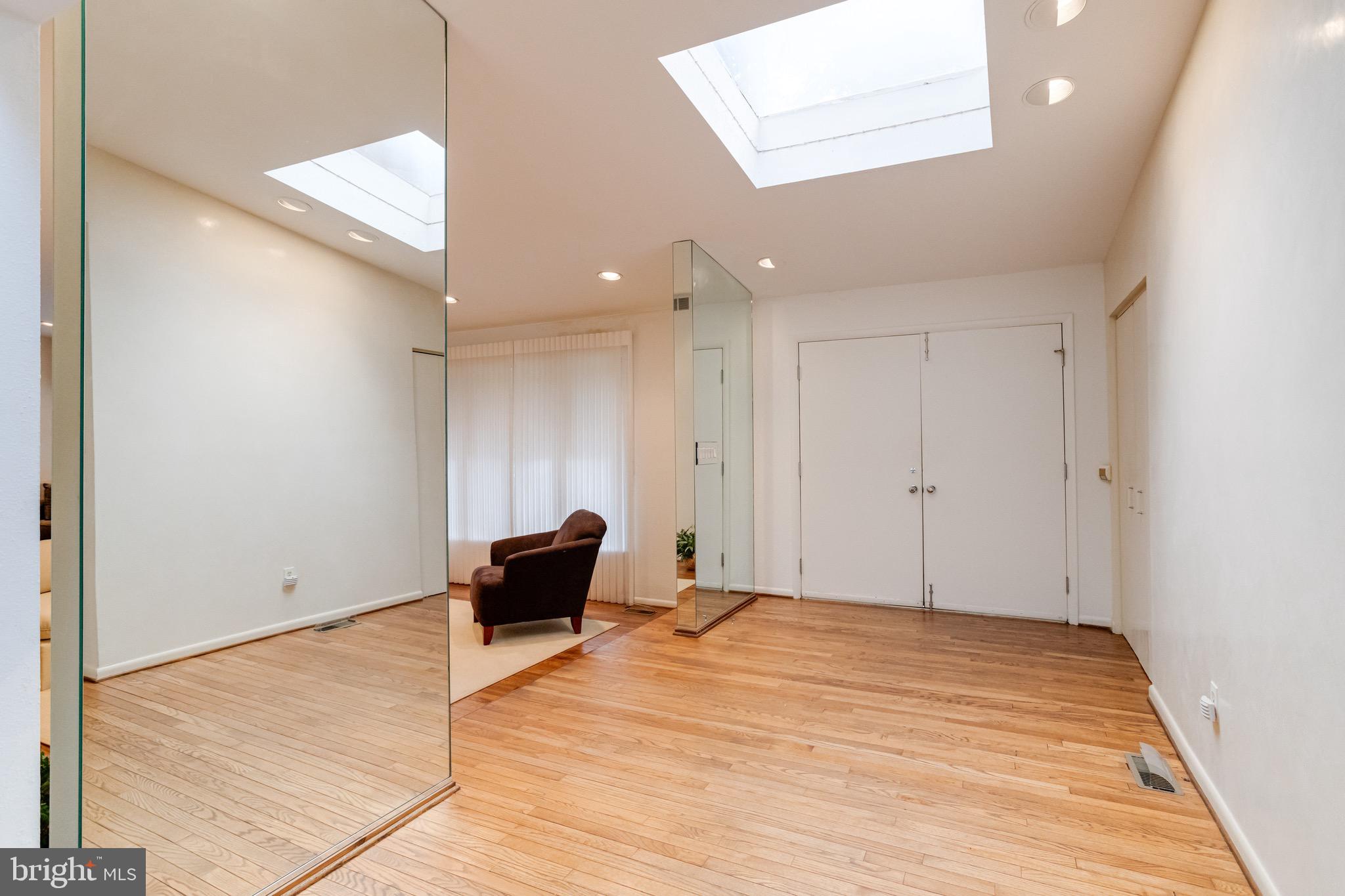 2403 Velvet Ridge Dr