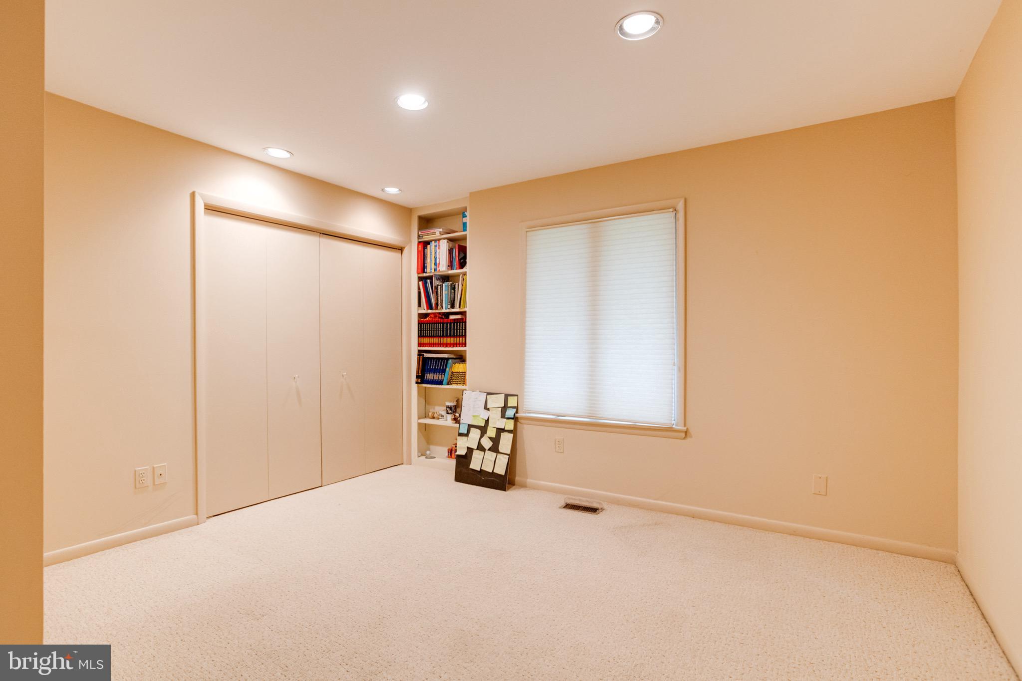 2403 Velvet Ridge Dr