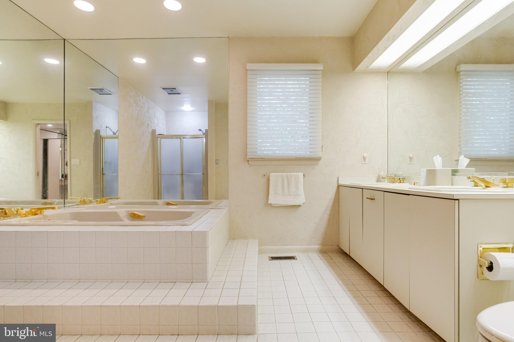 2403 Velvet Ridge Dr