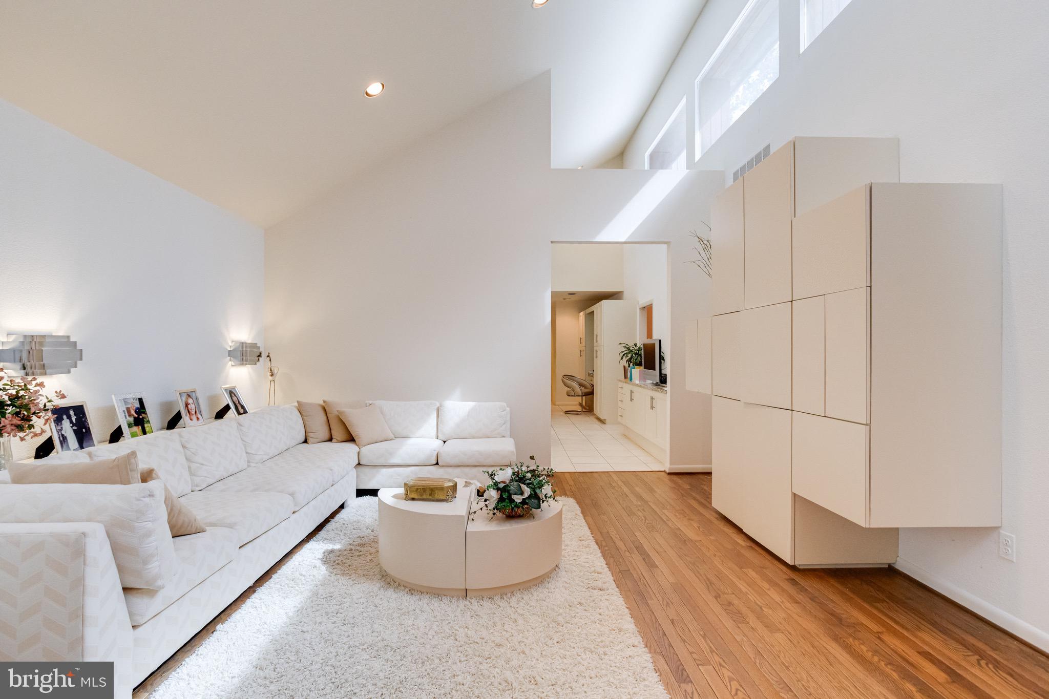 2403 Velvet Ridge Dr