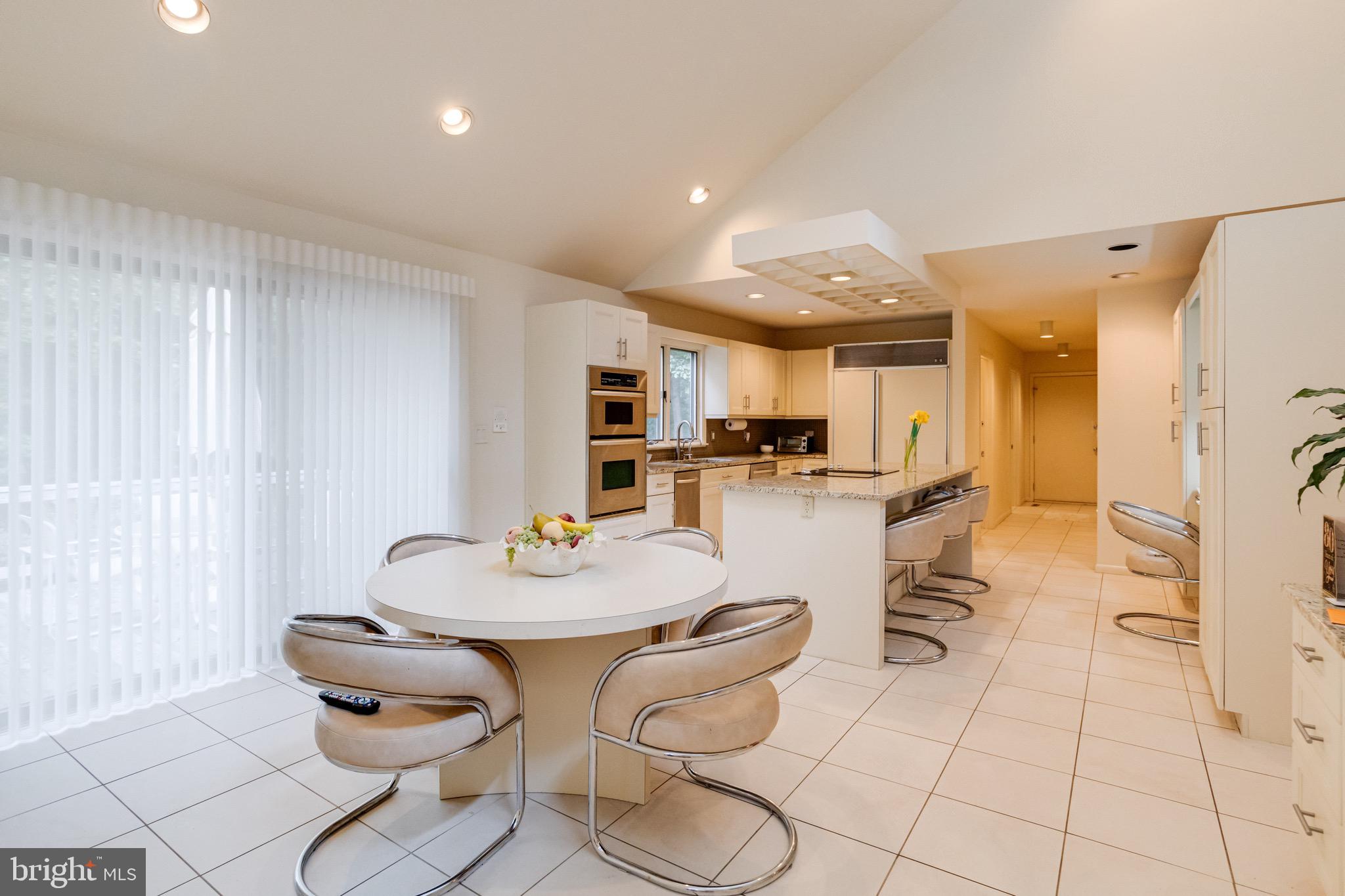 2403 Velvet Ridge Dr