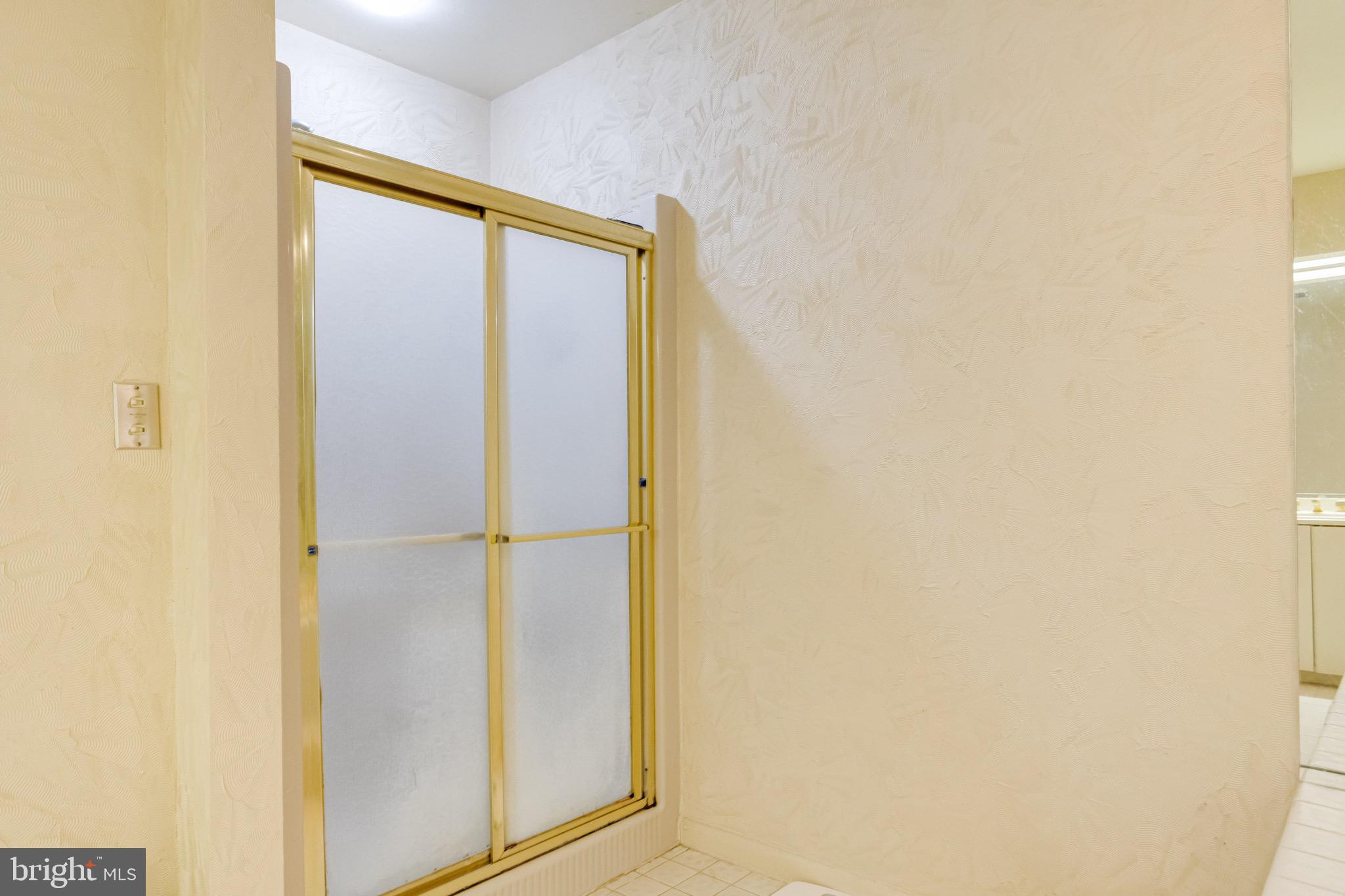 2403 Velvet Ridge Dr