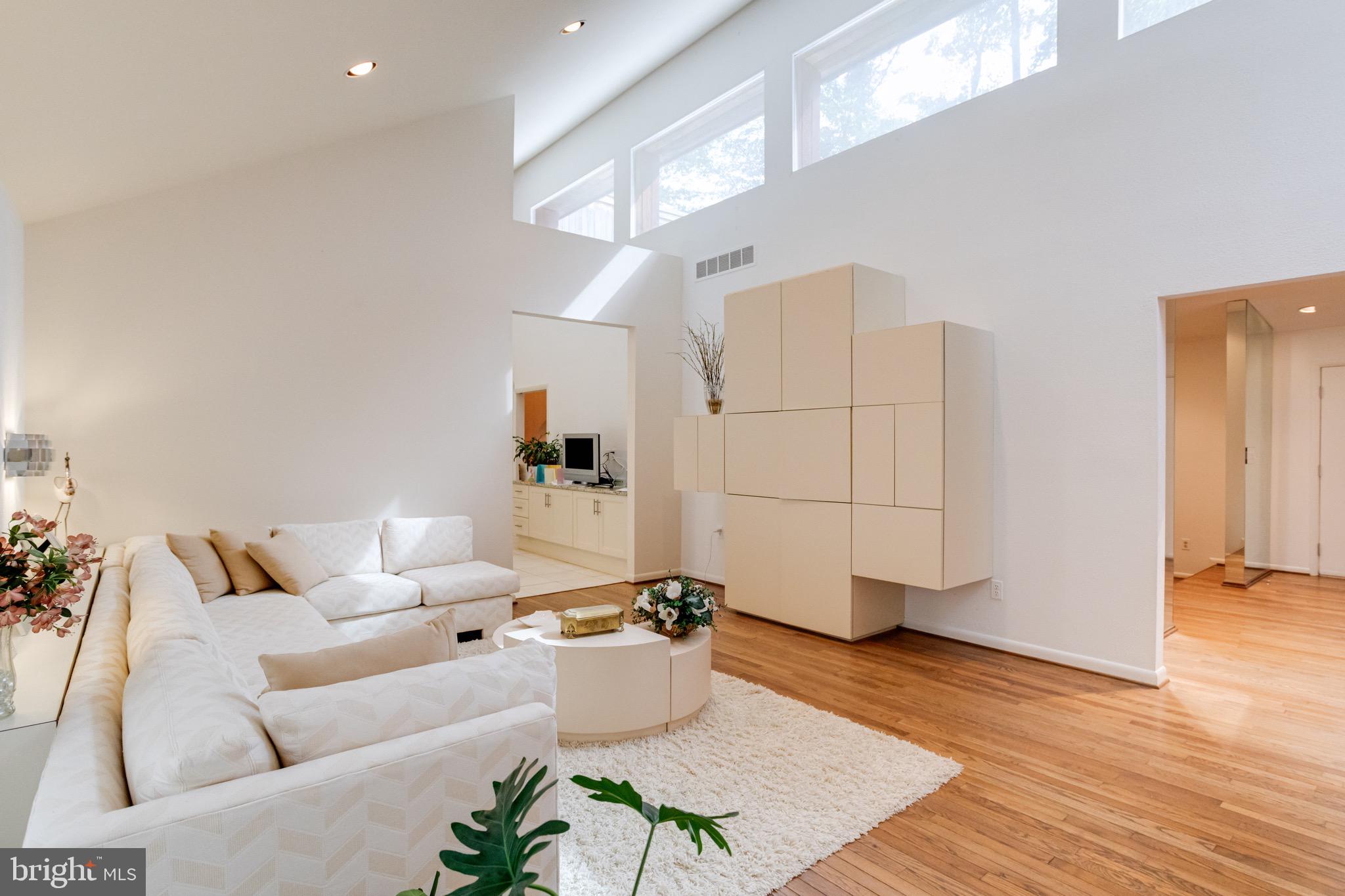 2403 Velvet Ridge Dr