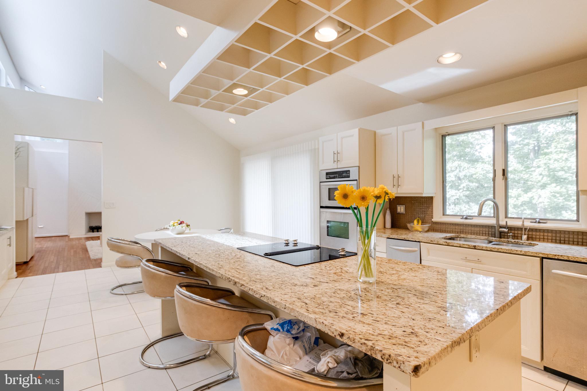 2403 Velvet Ridge Dr