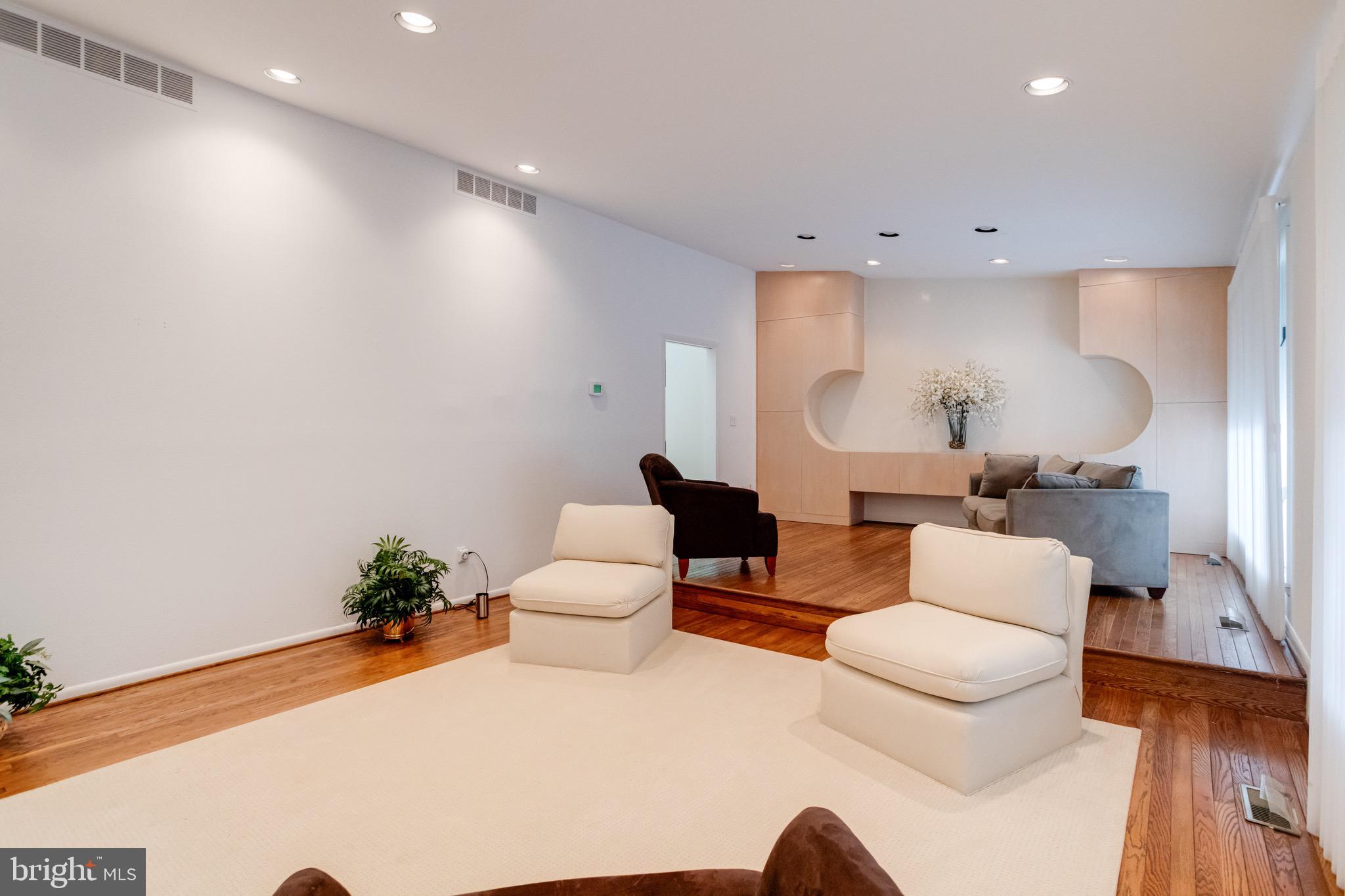 2403 Velvet Ridge Dr