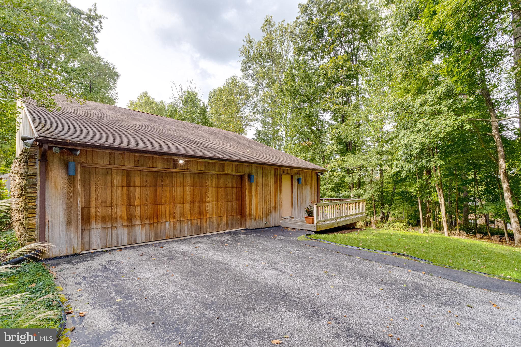 2403 Velvet Ridge Dr