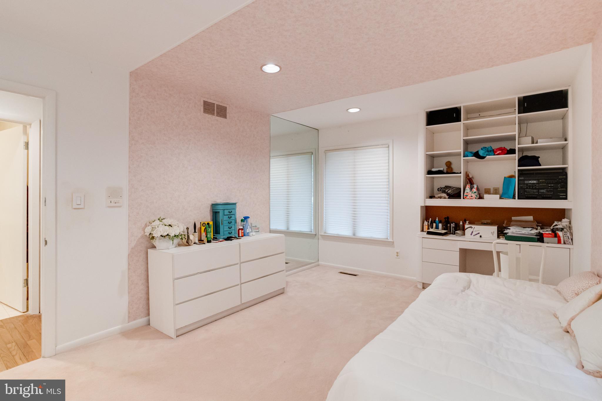 2403 Velvet Ridge Dr