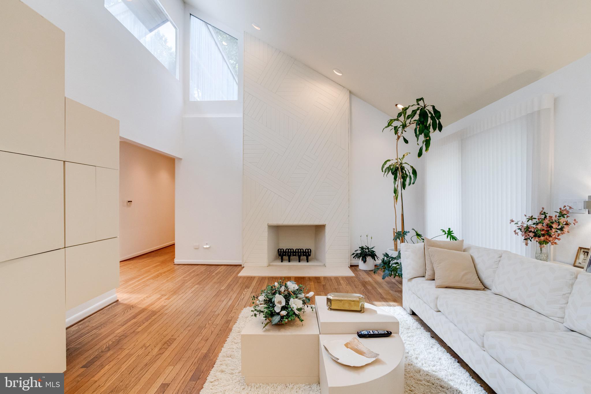 2403 Velvet Ridge Dr