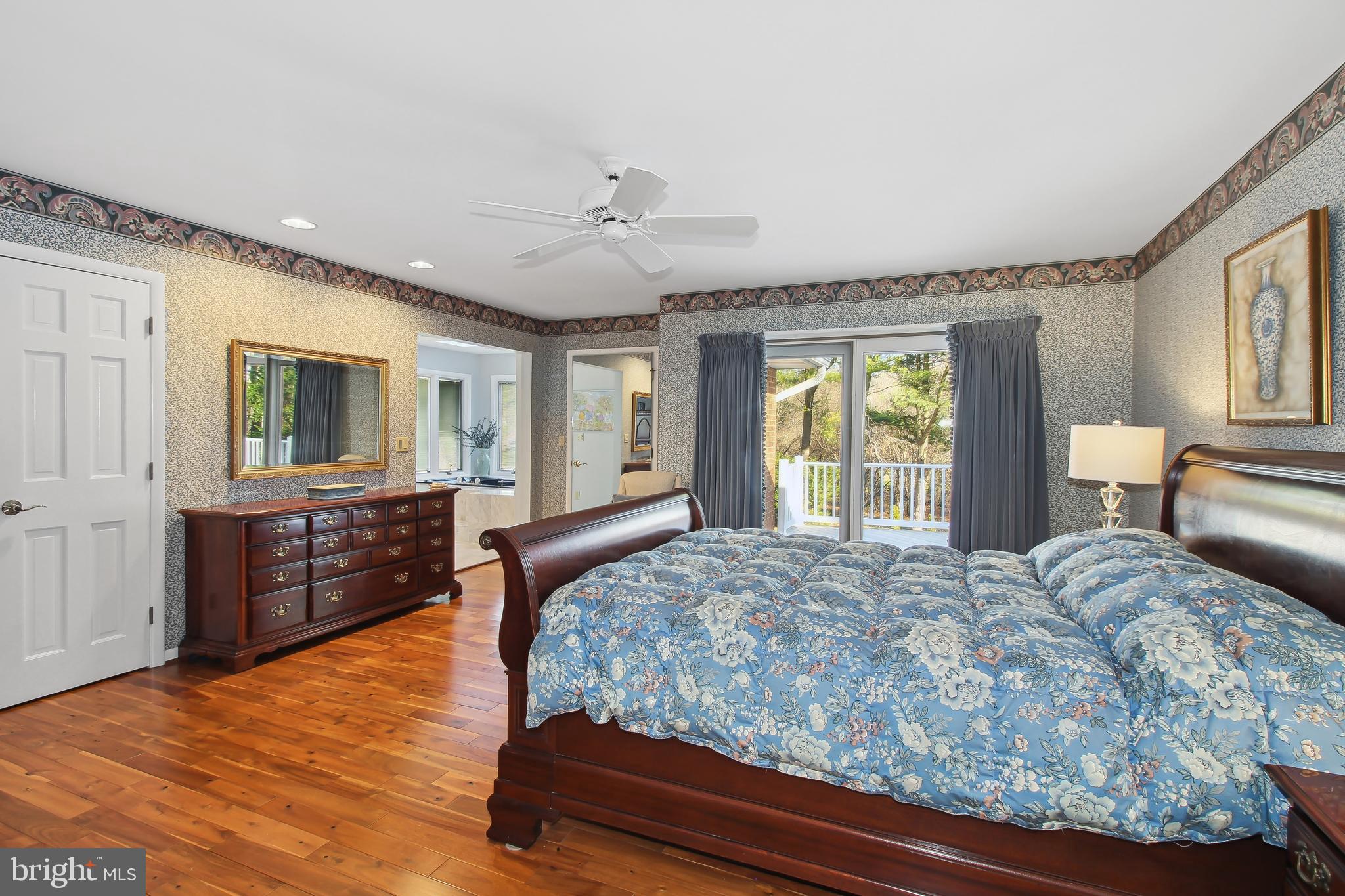 5 Colonial Oaks Ct