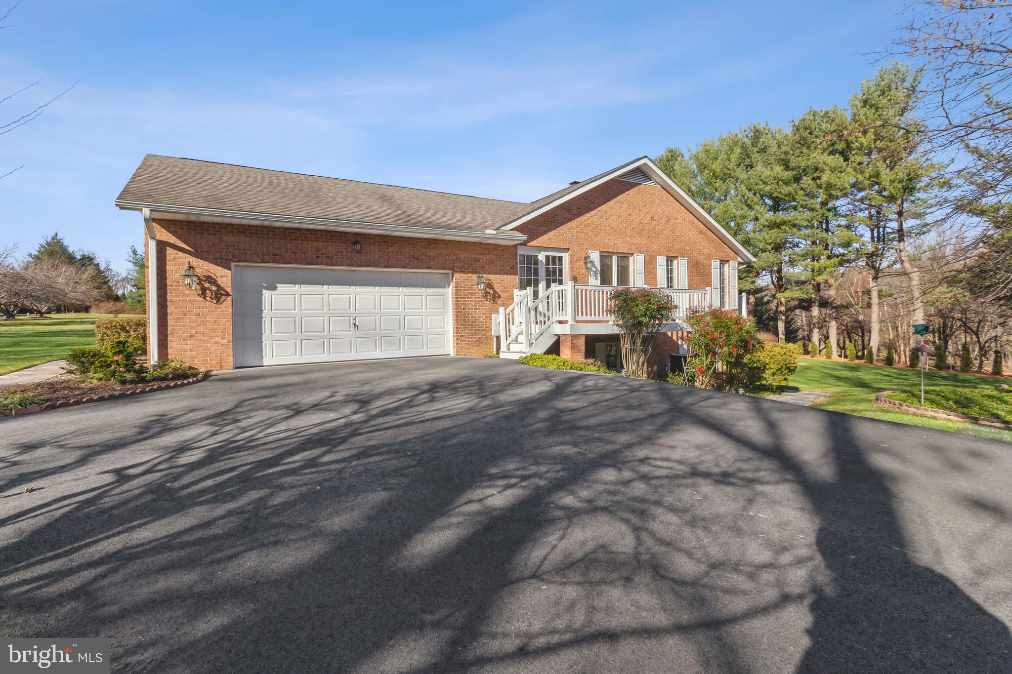 5 Colonial Oaks Ct