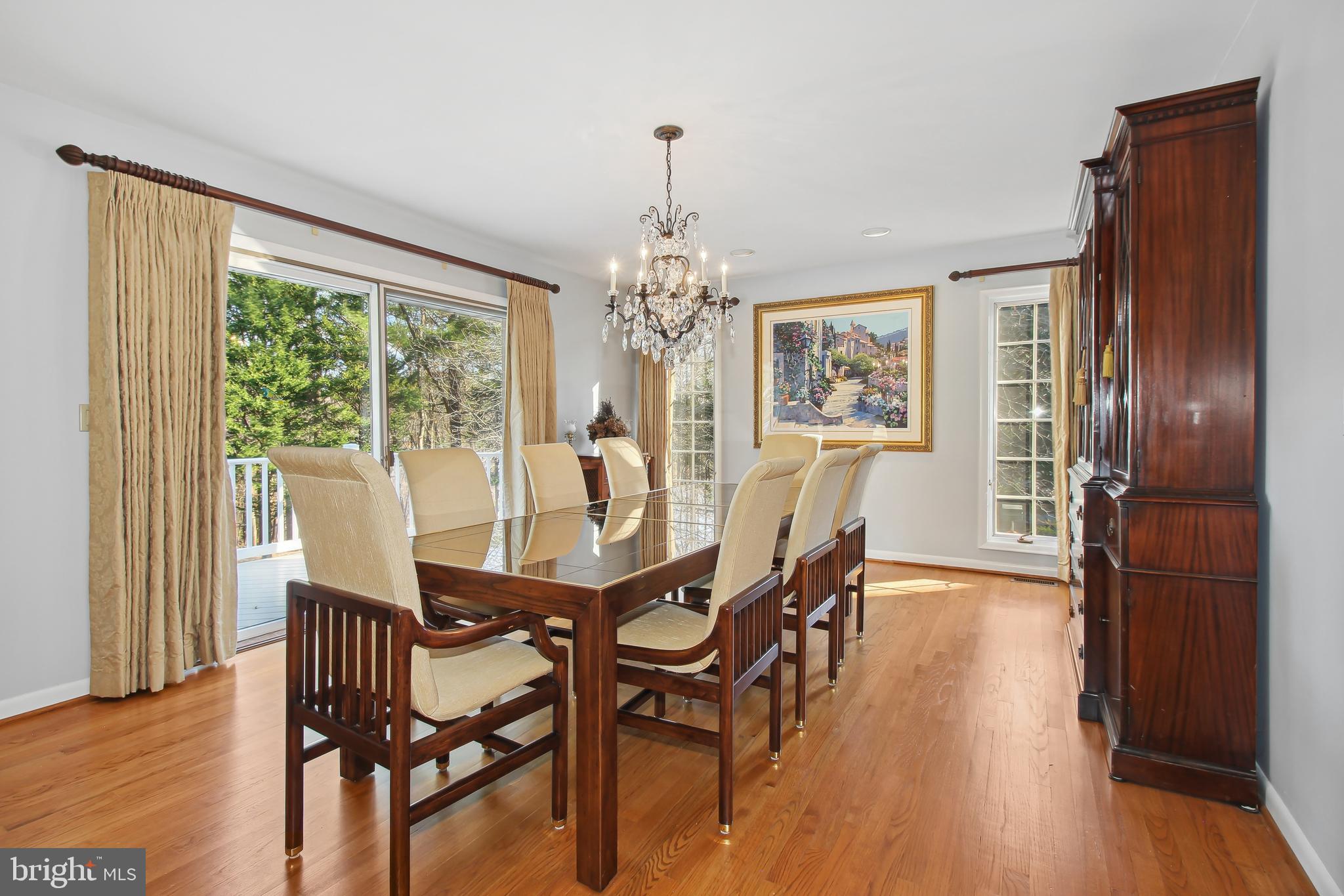 5 Colonial Oaks Ct