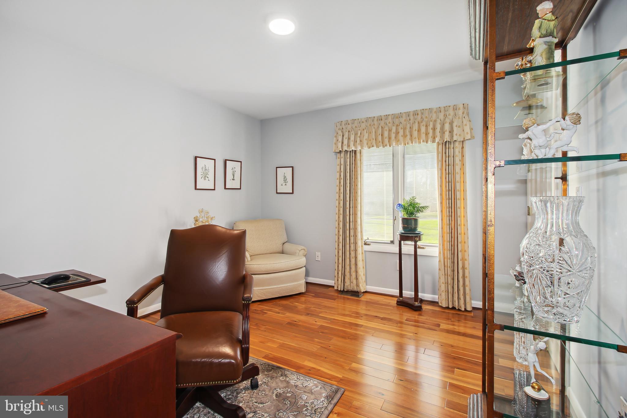 5 Colonial Oaks Ct