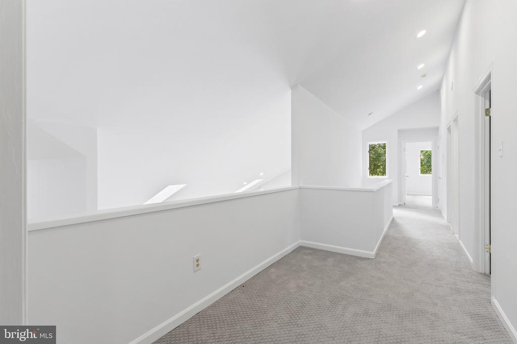 11504 Saint Davids Ln