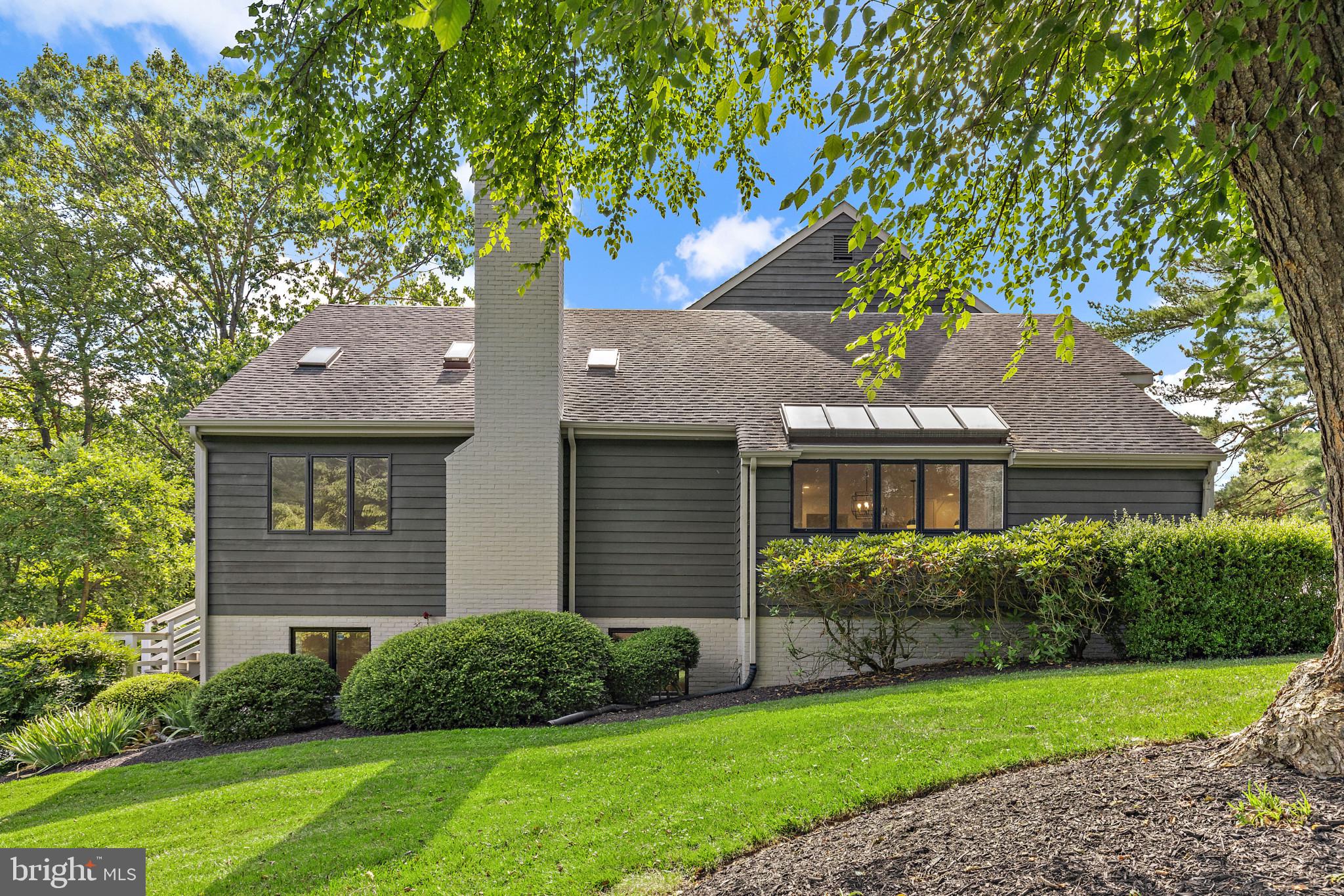 11504 Saint Davids Ln