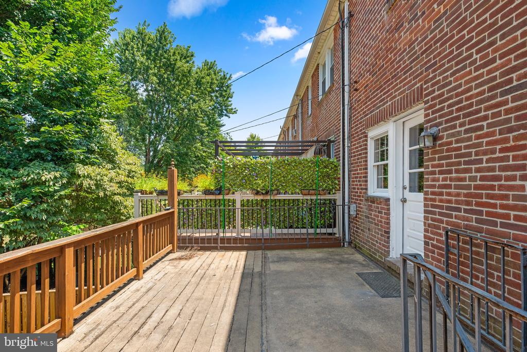 82 Murdock Rd