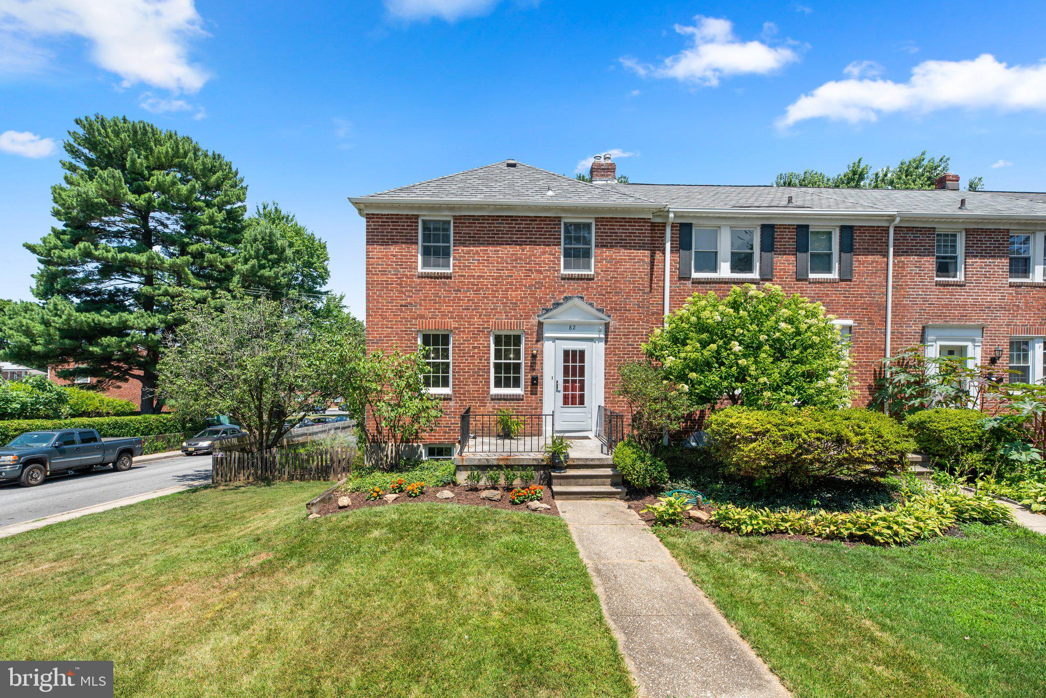 82 Murdock Rd