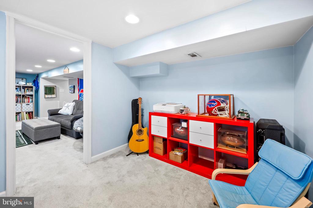 3021 Woodside