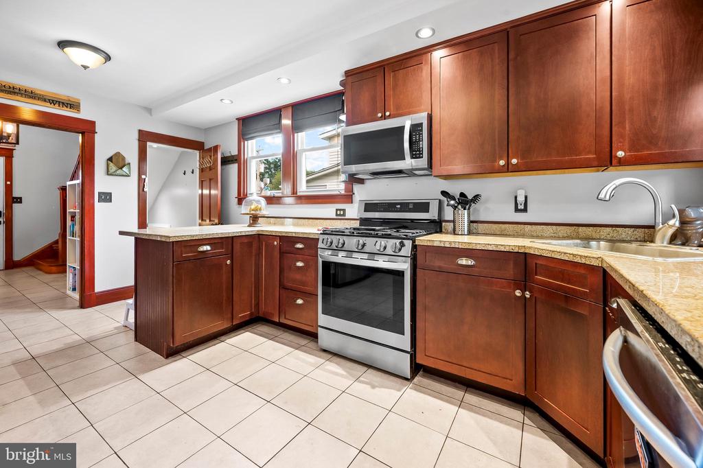 3021 Woodside
