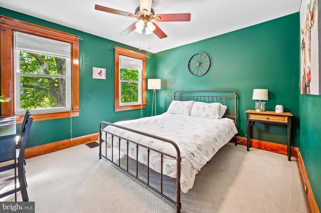 3021 Woodside