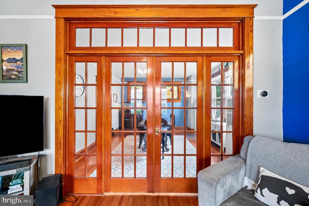 3021 Woodside