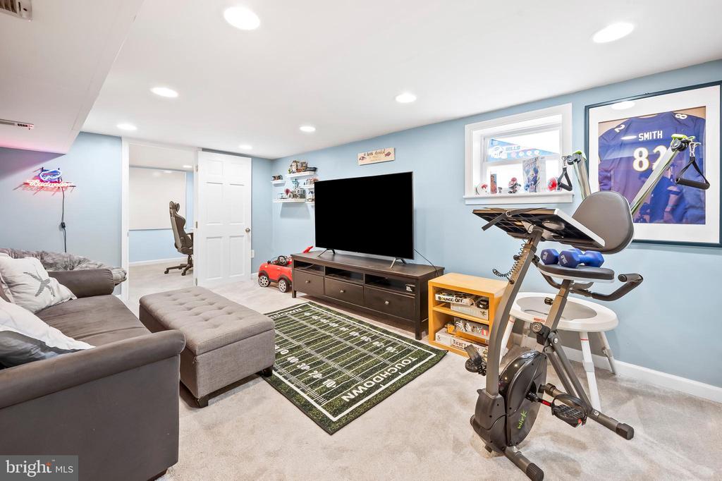 3021 Woodside