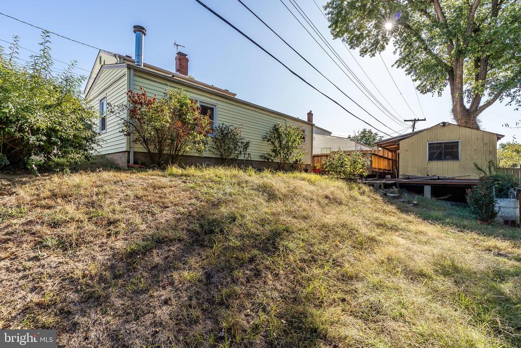 1215 BIRCH AVE