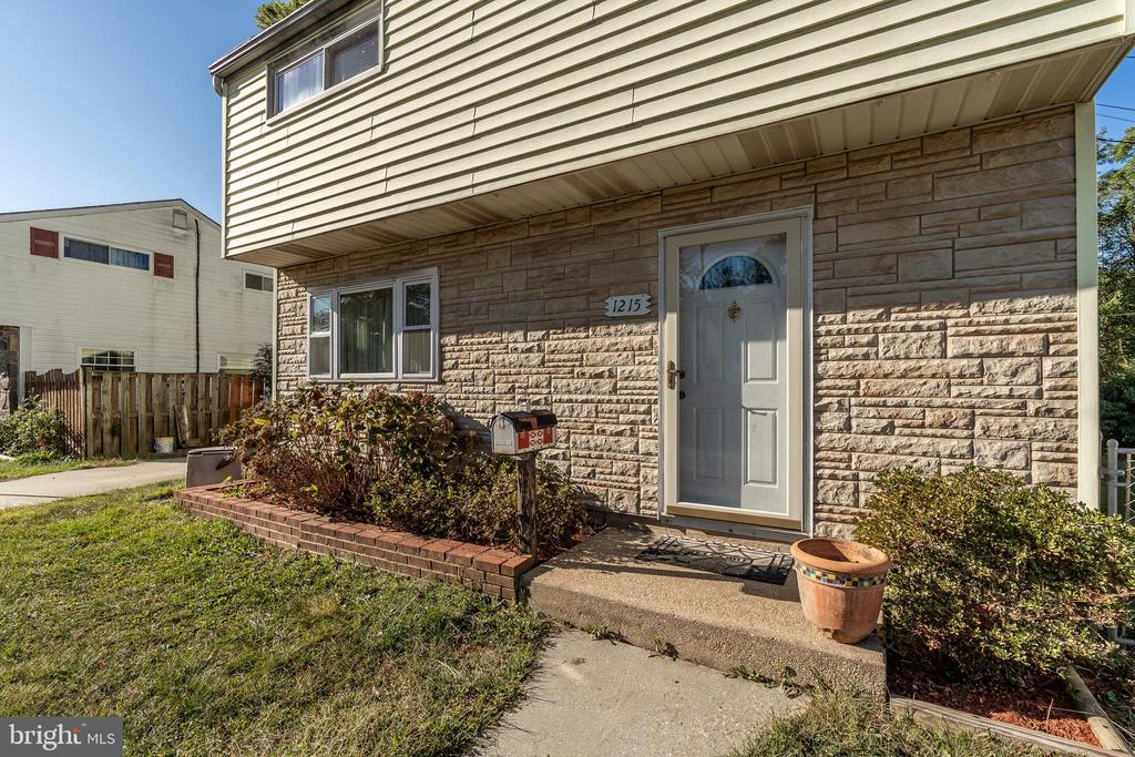 1215 BIRCH AVE