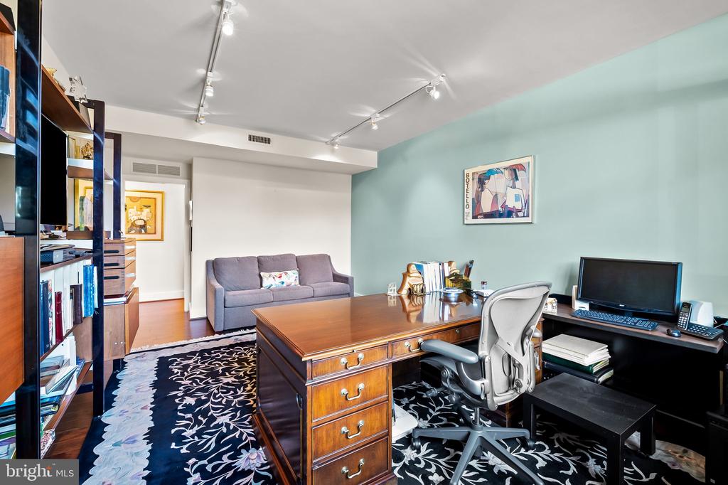 1 Slade Ave #204