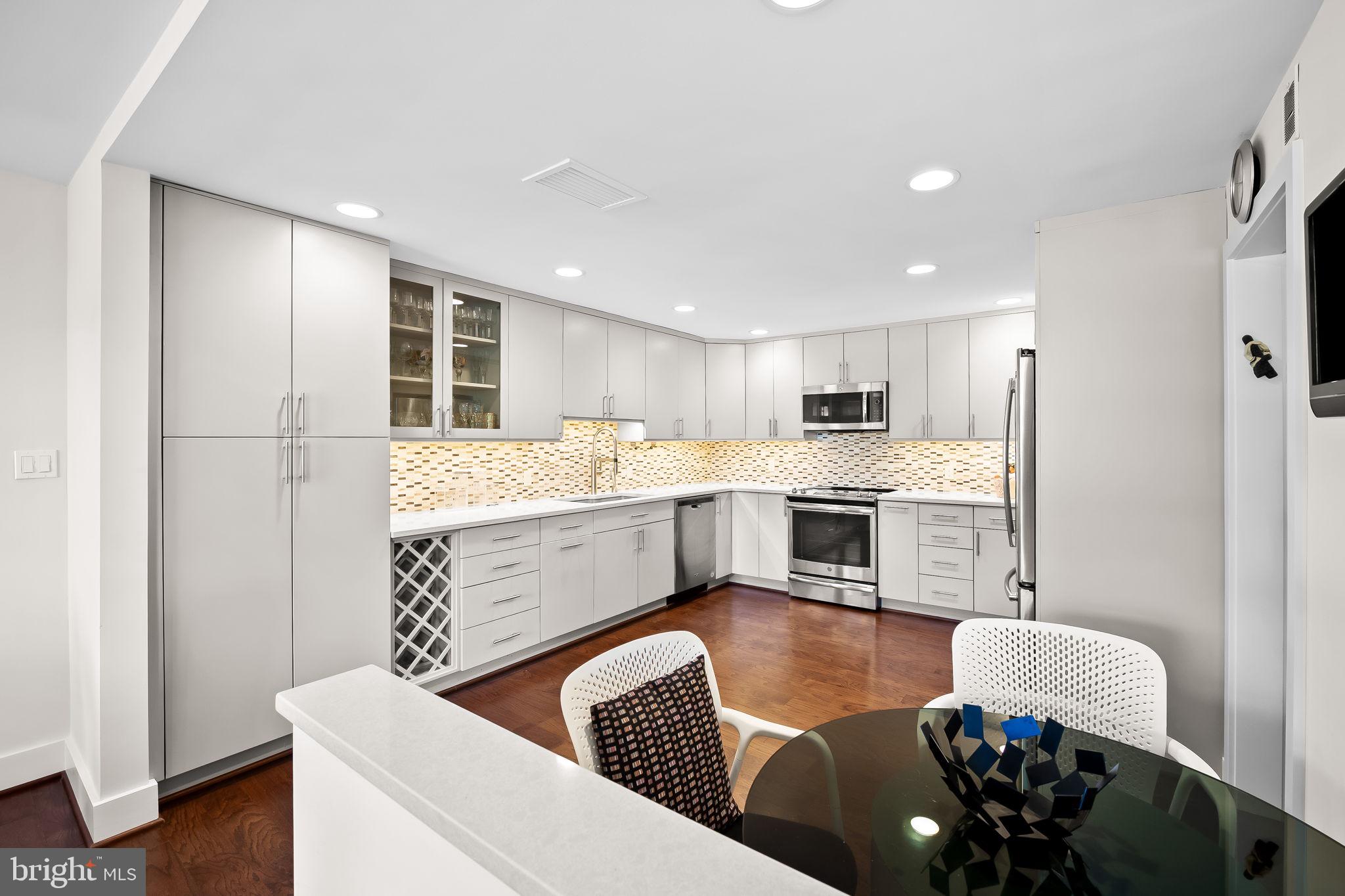 1 Slade Ave #204