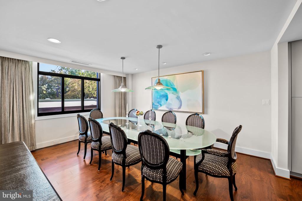 1 Slade Ave #204