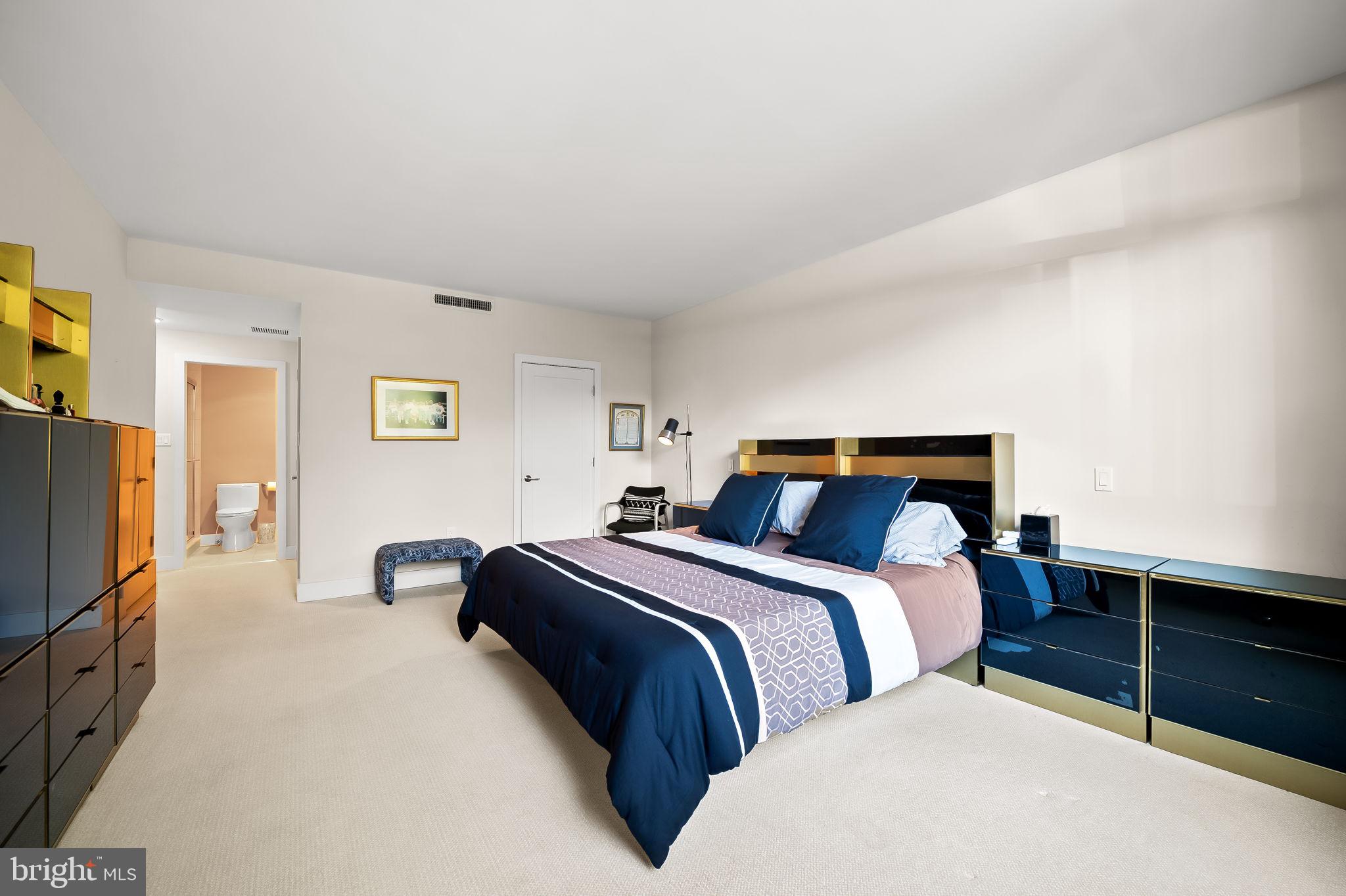 1 Slade Ave #204