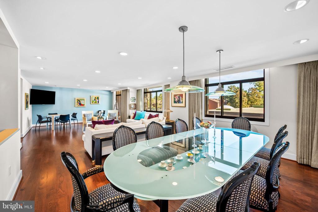 1 Slade Ave #204