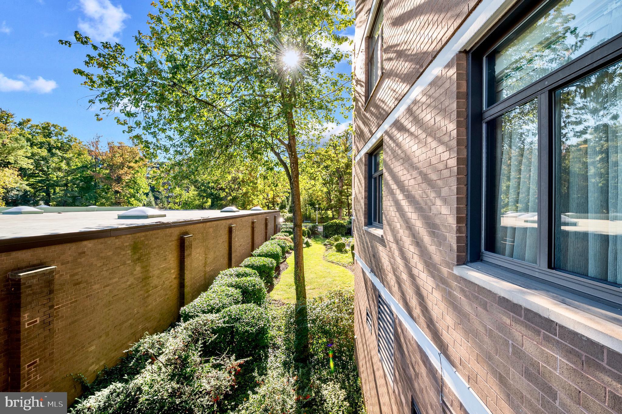 1 Slade Ave #204