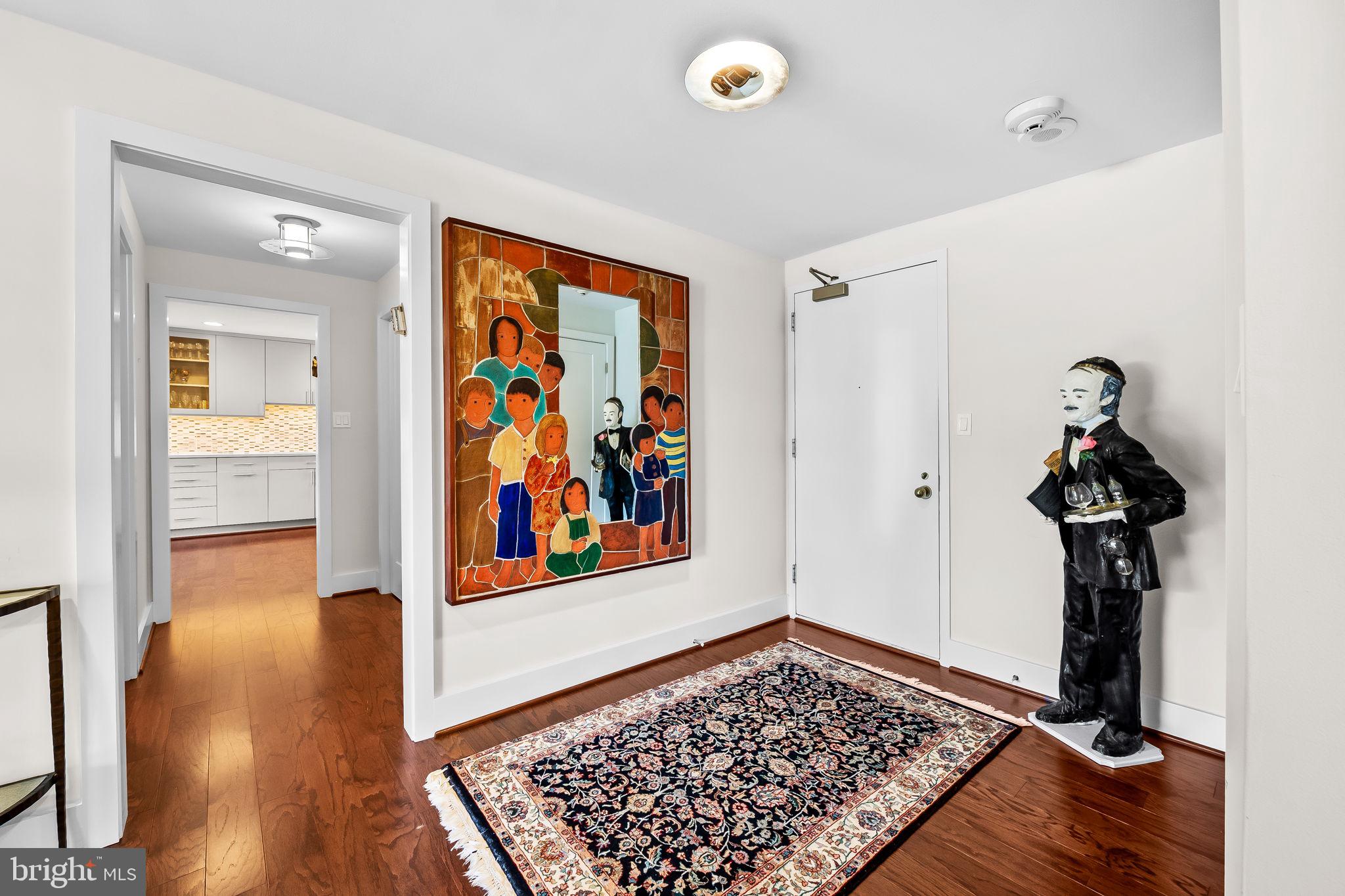 1 Slade Ave #204