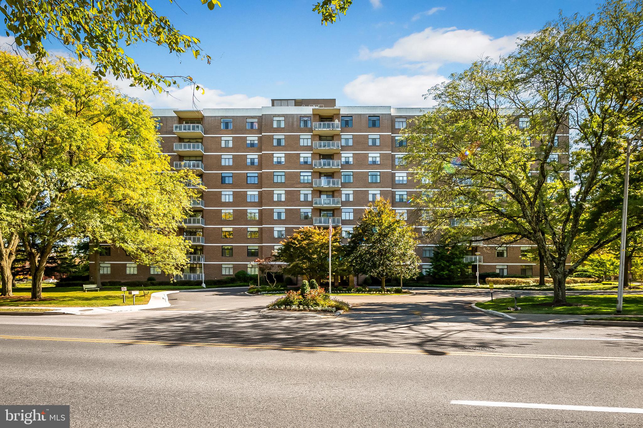 1 Slade Ave #204
