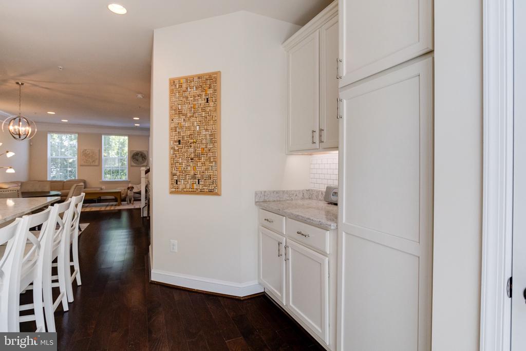 42 Linden Pl