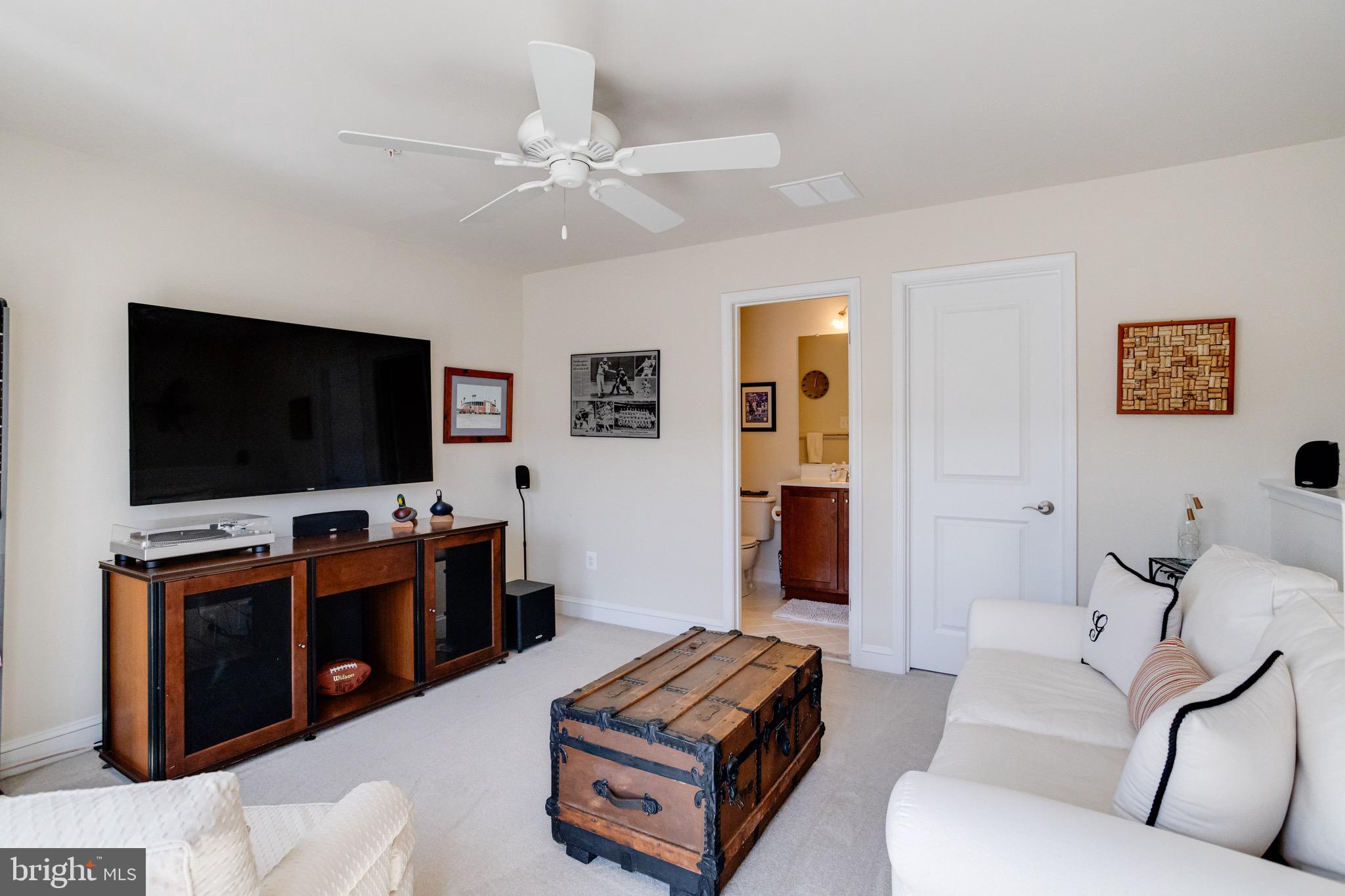 42 Linden Pl