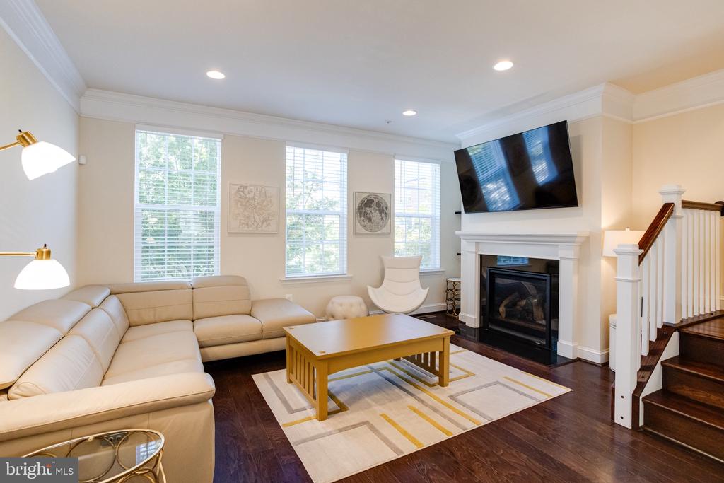 42 Linden Pl