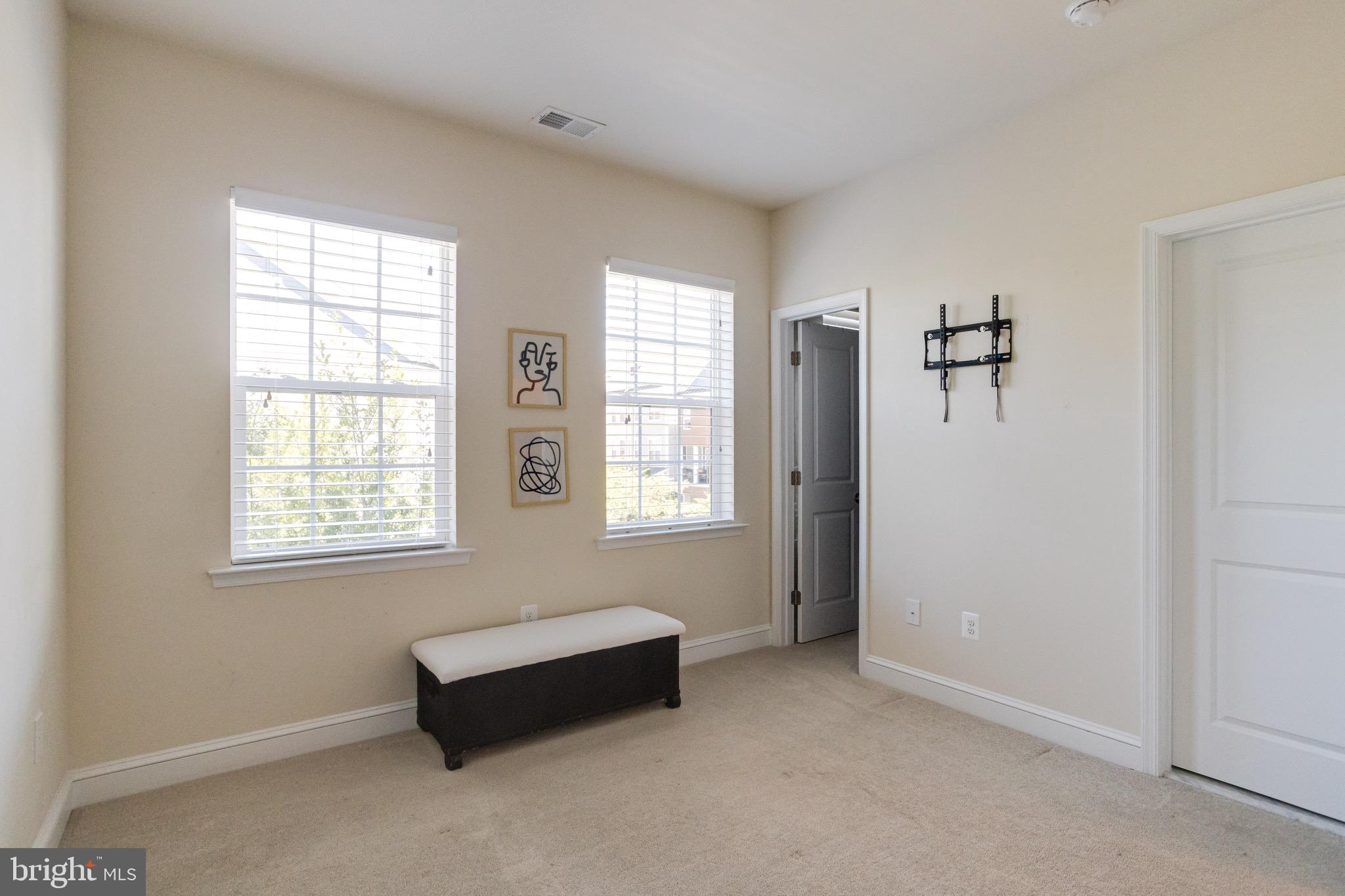 42 Linden Pl