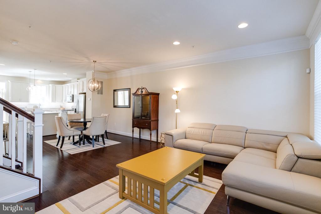42 Linden Pl