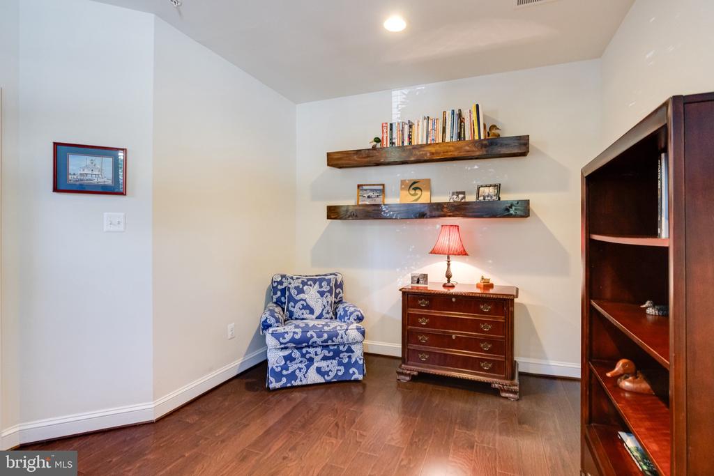 42 Linden Pl