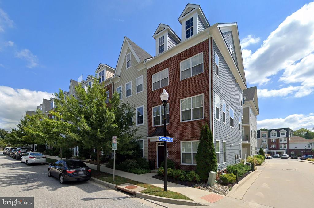 42 Linden Pl