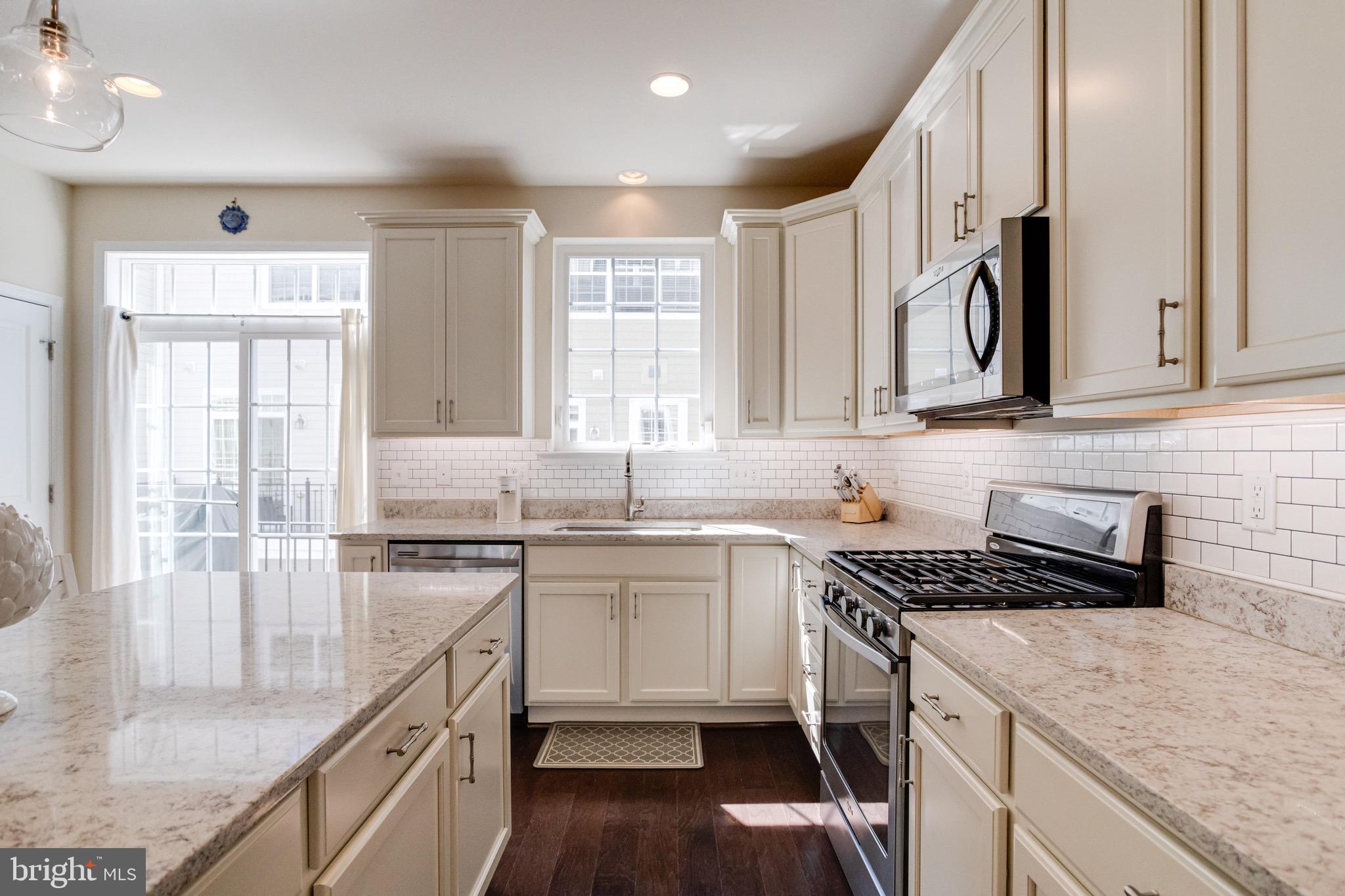 42 Linden Pl