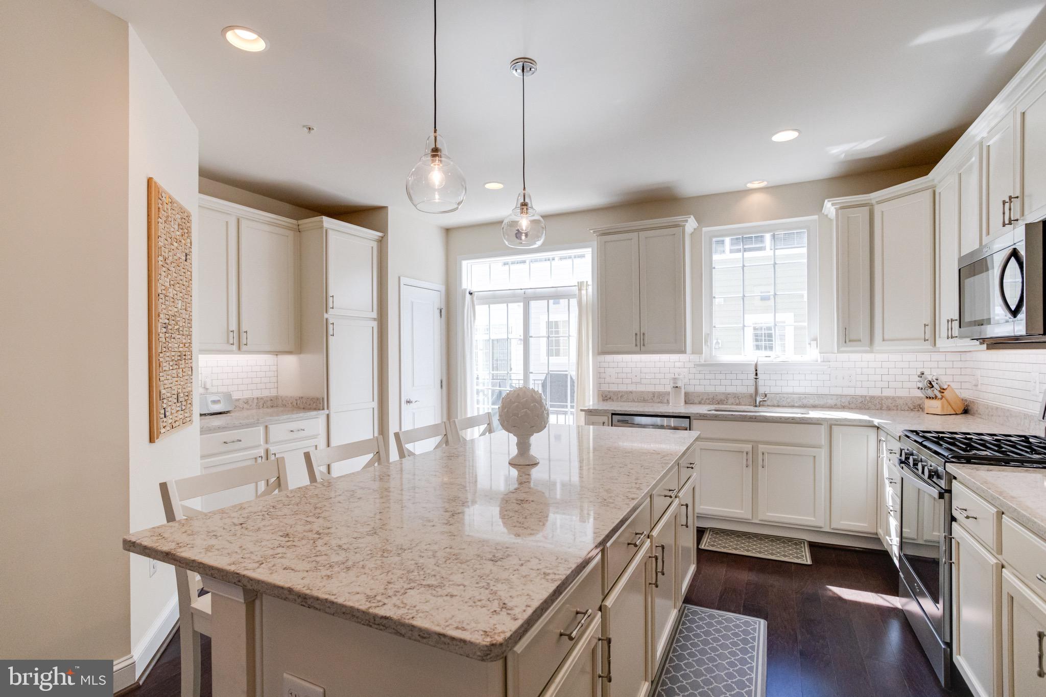 42 Linden Pl