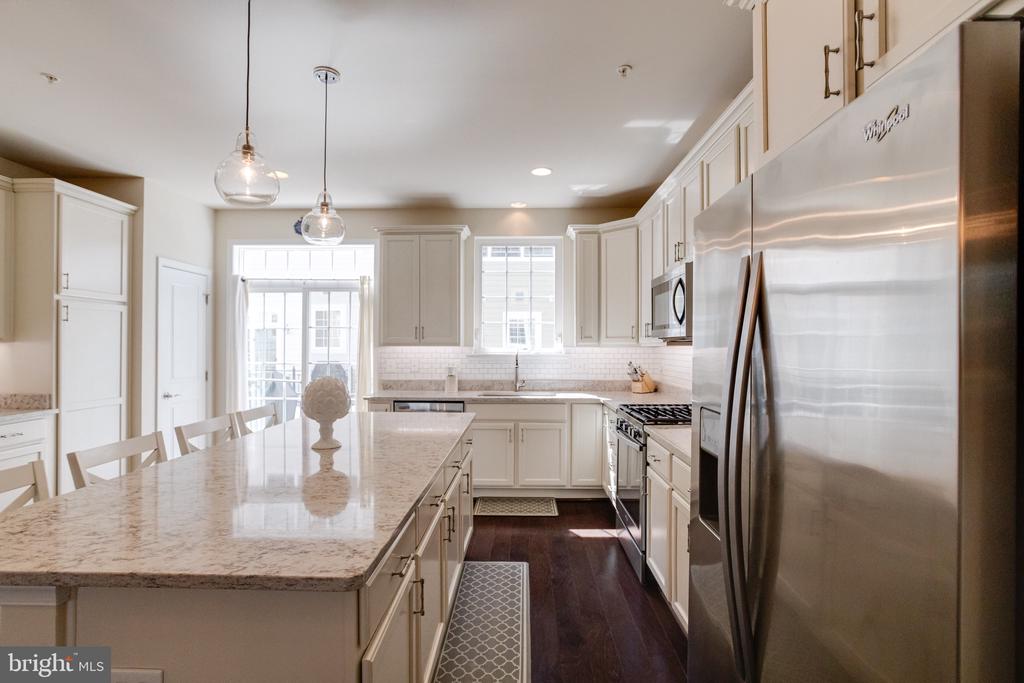 42 Linden Pl