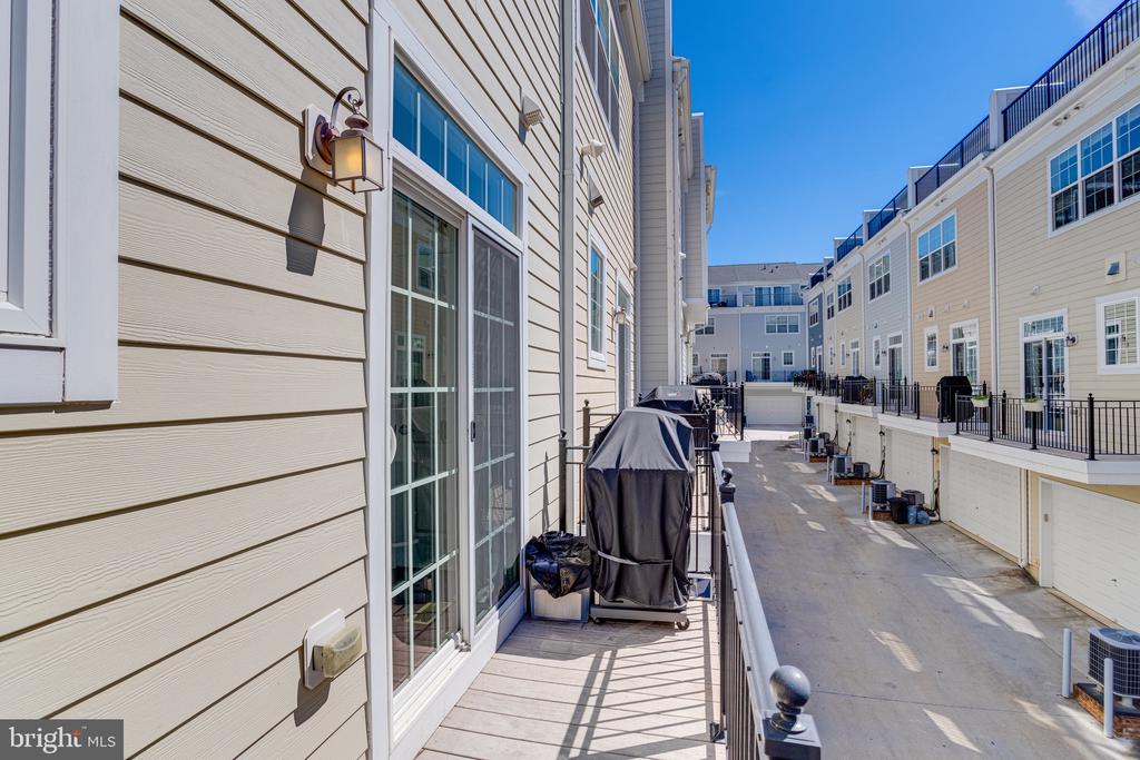 42 Linden Pl