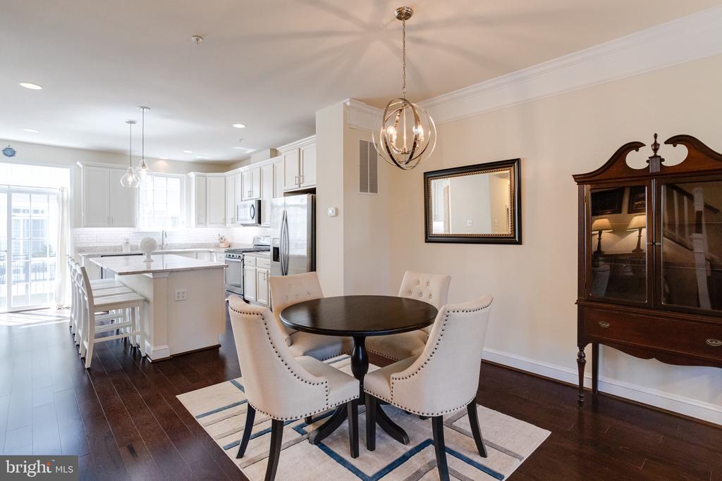 42 Linden Pl